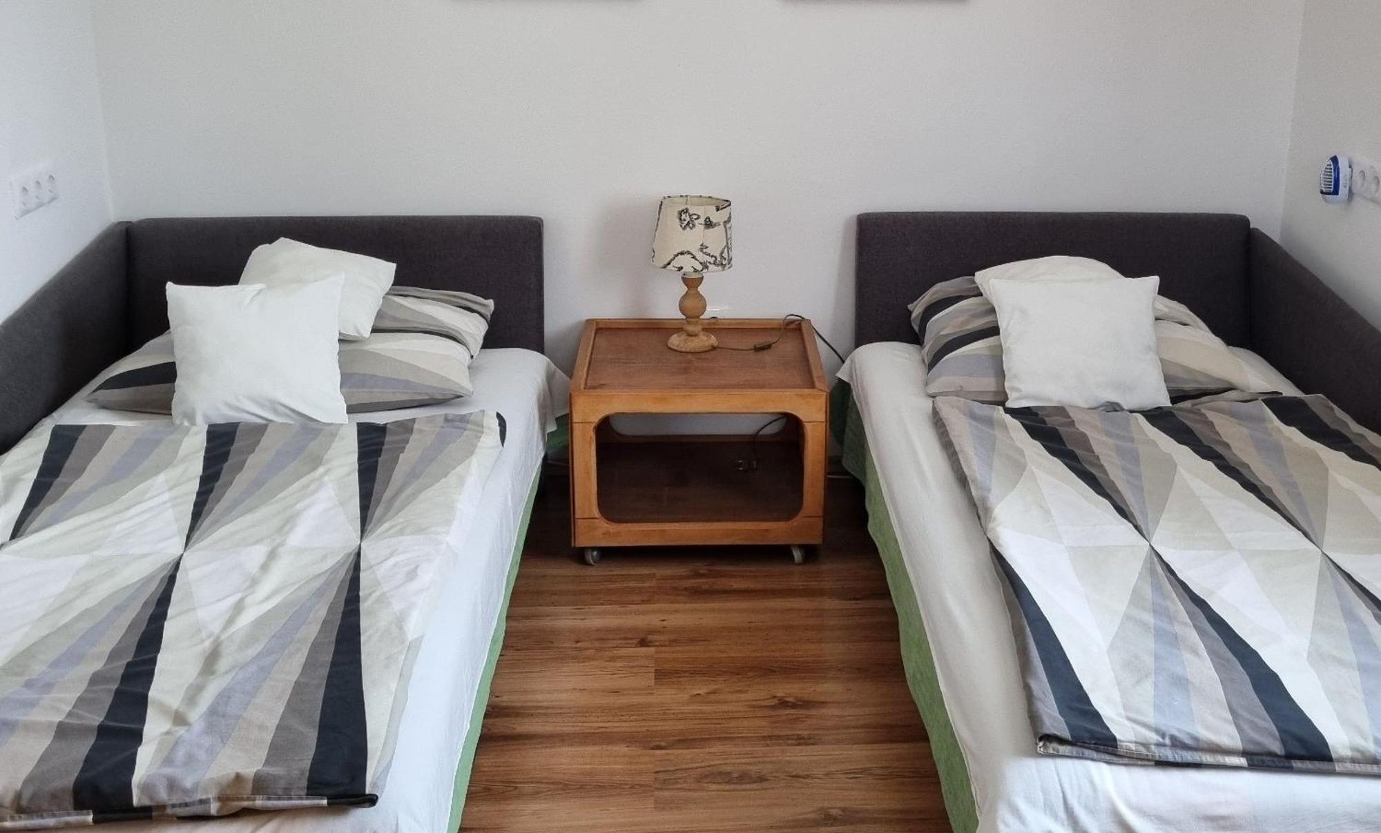 Kertvarosi Apartman Тисауйварош Екстериор снимка